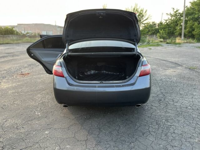 Серый Тойота Камри, объемом двигателя 3.5 л и пробегом 198 тыс. км за 9600 $, фото 6 на Automoto.ua