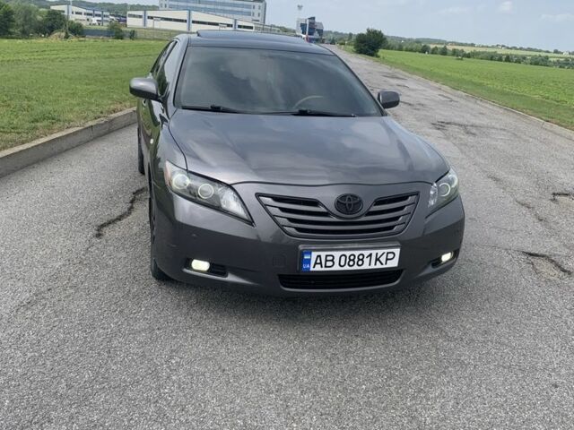 Серый Тойота Камри, объемом двигателя 3.5 л и пробегом 340 тыс. км за 7900 $, фото 4 на Automoto.ua