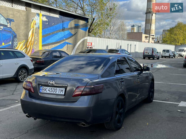Тойота Камри 2007 в Киеве на Automoto.ua Серый Тойота Камри, объемом двигателя 3.5 л и пробегом 325 тыс. км за 6999 $, фото 2 на Automoto.ua