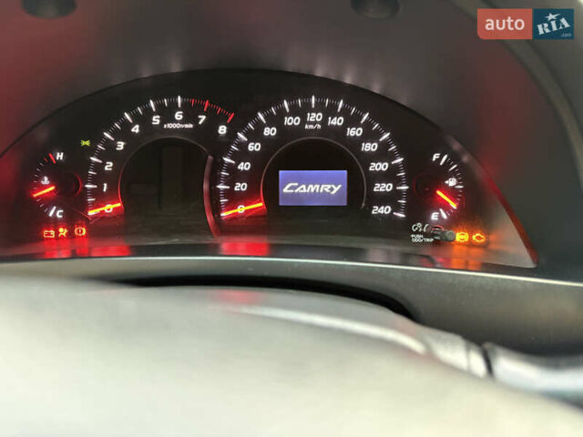 Сірий Тойота Камрі, об'ємом двигуна 2.4 л та пробігом 300 тис. км за 7700 $, фото 20 на Automoto.ua