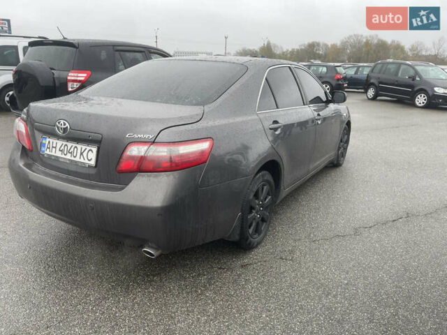 Серый Тойота Камри, объемом двигателя 2.36 л и пробегом 283 тыс. км за 8500 $, фото 4 на Automoto.ua