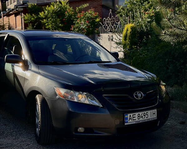 Сірий Тойота Камрі, об'ємом двигуна 2.4 л та пробігом 422 тис. км за 8000 $, фото 5 на Automoto.ua