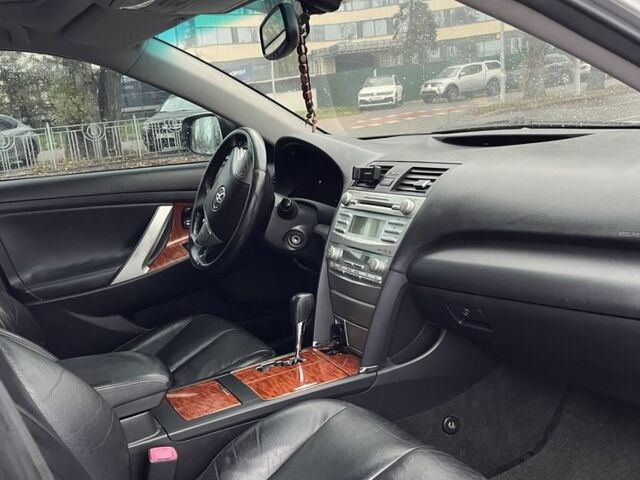 Серый Тойота Камри, объемом двигателя 2.4 л и пробегом 314 тыс. км за 6800 $, фото 8 на Automoto.ua