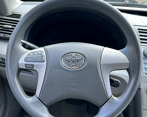 Сірий Тойота Камрі, об'ємом двигуна 2.4 л та пробігом 191 тис. км за 8300 $, фото 15 на Automoto.ua