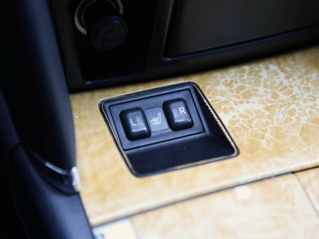 Сірий Тойота Камрі, об'ємом двигуна 3.5 л та пробігом 231 тис. км за 10000 $, фото 17 на Automoto.ua