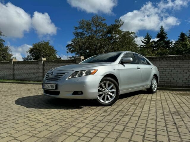 Серый Тойота Камри, объемом двигателя 2.4 л и пробегом 294 тыс. км за 8500 $, фото 1 на Automoto.ua