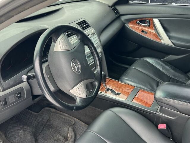 Сірий Тойота Камрі, об'ємом двигуна 2.4 л та пробігом 227 тис. км за 8200 $, фото 2 на Automoto.ua