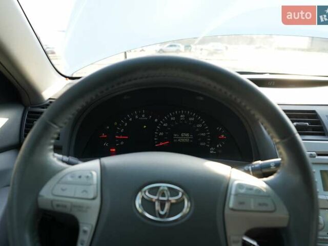 Серый Тойота Камри, объемом двигателя 3.46 л и пробегом 428 тыс. км за 10000 $, фото 22 на Automoto.ua