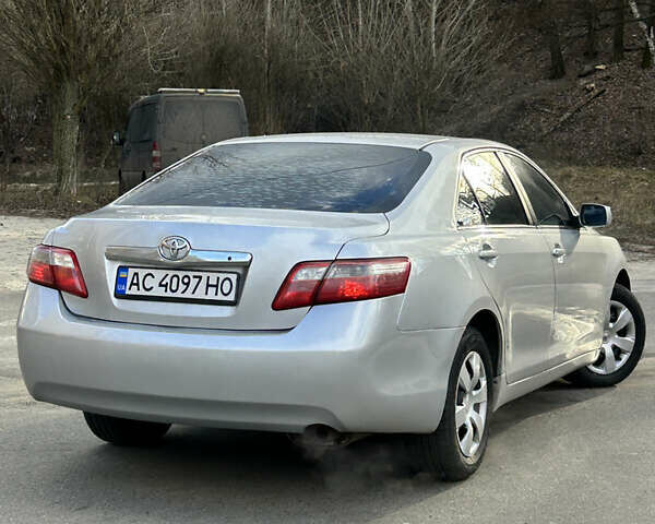 Сірий Тойота Камрі, об'ємом двигуна 2.4 л та пробігом 191 тис. км за 8300 $, фото 6 на Automoto.ua