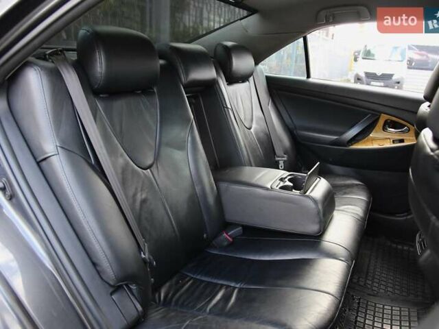 Серый Тойота Камри, объемом двигателя 3.5 л и пробегом 231 тыс. км за 10000 $, фото 8 на Automoto.ua