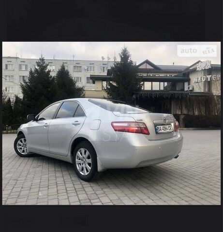 Серый Тойота Камри, объемом двигателя 2.4 л и пробегом 221 тыс. км за 8499 $, фото 3 на Automoto.ua