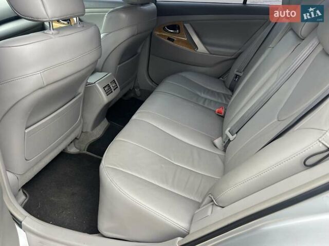 Тойота Камри 2007 в Киеве на Automoto.ua Серый Тойота Камри, объемом двигателя 2.4 л и пробегом 210 тыс. км за 7999 $, фото 16 на Automoto.ua