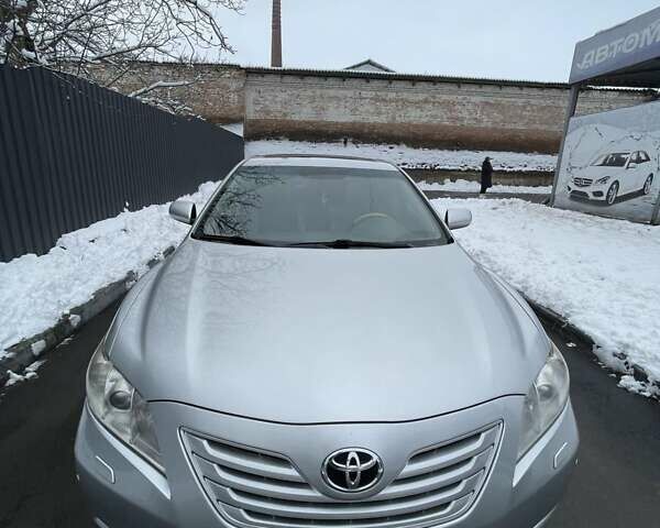 Сірий Тойота Камрі, об'ємом двигуна 3.5 л та пробігом 320 тис. км за 8400 $, фото 2 на Automoto.ua