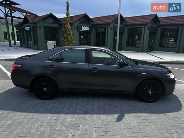 Сірий Тойота Камрі, об'ємом двигуна 2.4 л та пробігом 270 тис. км за 8200 $, фото 4 на Automoto.ua