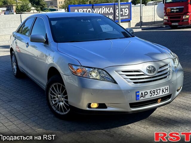 Серый Тойота Камри, объемом двигателя 2.4 л и пробегом 224 тыс. км за 6700 $, фото 2 на Automoto.ua