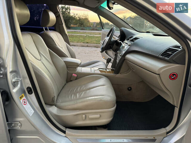 Серый Тойота Камри, объемом двигателя 2.36 л и пробегом 221 тыс. км за 7999 $, фото 36 на Automoto.ua