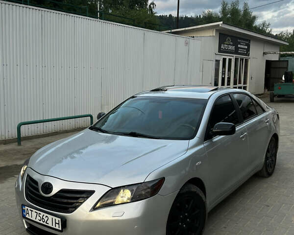 Сірий Тойота Камрі, об'ємом двигуна 3.5 л та пробігом 297 тис. км за 8499 $, фото 4 на Automoto.ua