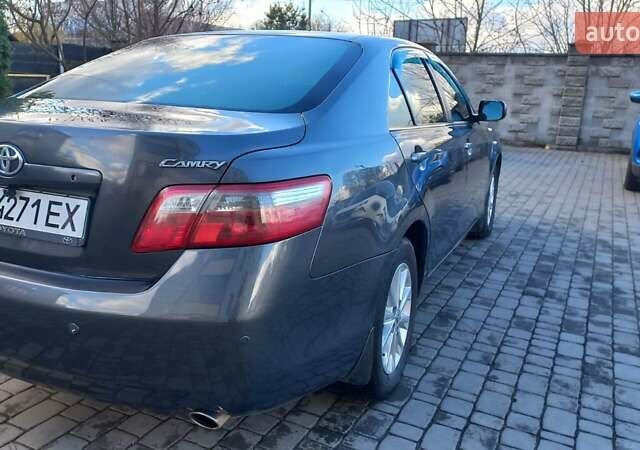 Серый Тойота Камри, объемом двигателя 2.36 л и пробегом 305 тыс. км за 7800 $, фото 30 на Automoto.ua