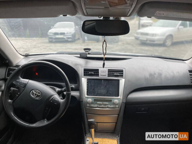 Серый Тойота Камри, объемом двигателя 2.4 л и пробегом 315 тыс. км за 8300 $, фото 12 на Automoto.ua