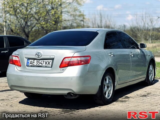 Сірий Тойота Камрі, об'ємом двигуна 2.4 л та пробігом 240 тис. км за 6999 $, фото 5 на Automoto.ua