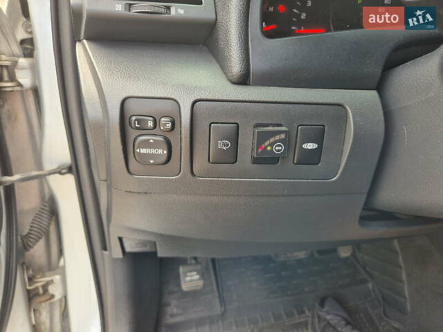 Серый Тойота Камри, объемом двигателя 3.46 л и пробегом 305 тыс. км за 8500 $, фото 23 на Automoto.ua