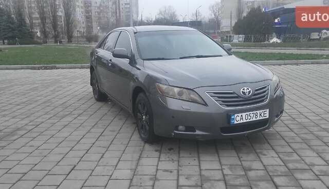 Серый Тойота Камри, объемом двигателя 3.5 л и пробегом 272 тыс. км за 7300 $, фото 6 на Automoto.ua