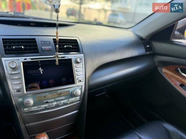 Серый Тойота Камри, объемом двигателя 3.46 л и пробегом 320 тыс. км за 7200 $, фото 20 на Automoto.ua