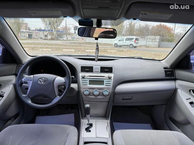 Серый Тойота Камри, объемом двигателя 2.4 л и пробегом 225 тыс. км за 7490 $, фото 16 на Automoto.ua