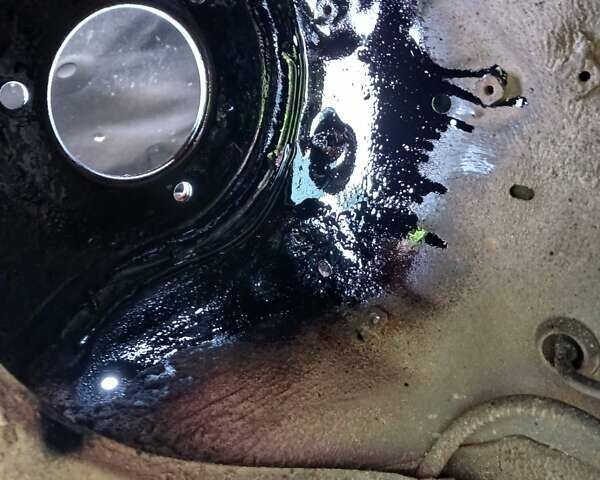 Серый Тойота Камри, объемом двигателя 2.4 л и пробегом 224 тыс. км за 9500 $, фото 16 на Automoto.ua