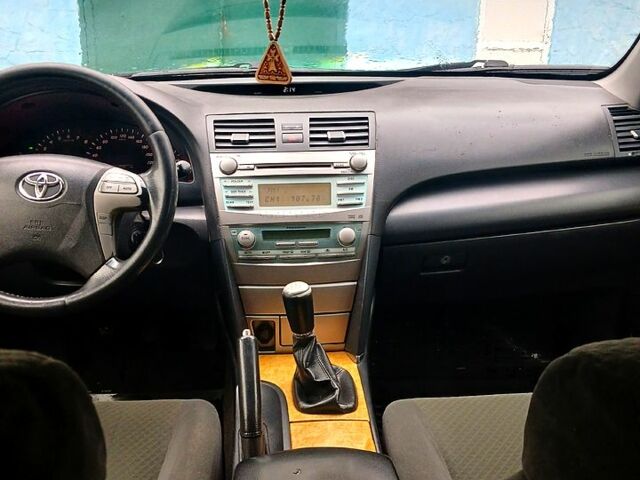 Сірий Тойота Камрі, об'ємом двигуна 2.4 л та пробігом 375 тис. км за 6500 $, фото 8 на Automoto.ua