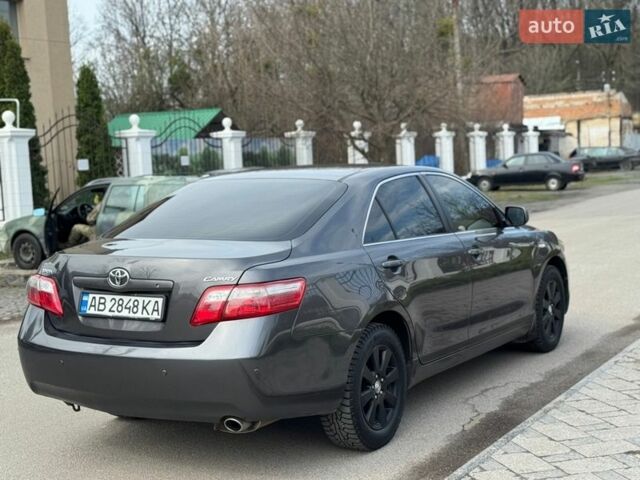 Серый Тойота Камри, объемом двигателя 2.4 л и пробегом 308 тыс. км за 7300 $, фото 3 на Automoto.ua