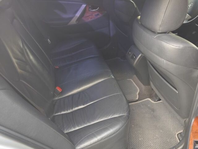 Серый Тойота Камри, объемом двигателя 2.4 л и пробегом 286 тыс. км за 8700 $, фото 6 на Automoto.ua