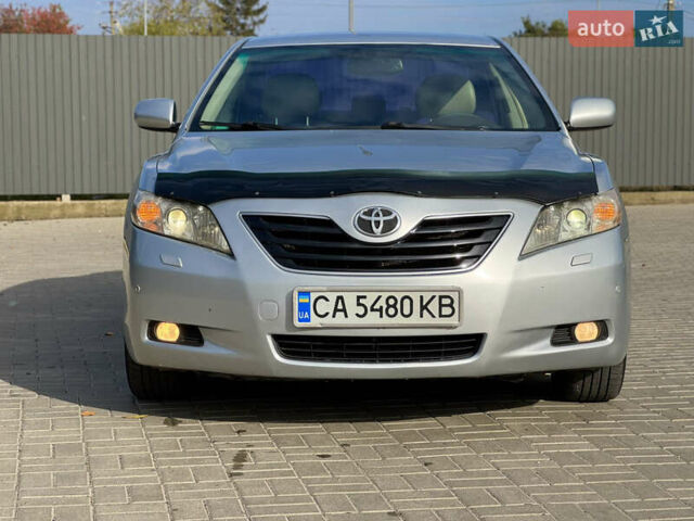 Серый Тойота Камри, объемом двигателя 2.36 л и пробегом 221 тыс. км за 7999 $, фото 16 на Automoto.ua