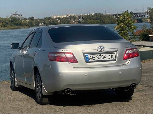 Сірий Тойота Камрі, об'ємом двигуна 3.5 л та пробігом 144 тис. км за 10300 $, фото 3 на Automoto.ua