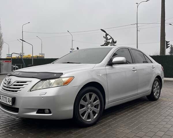 Серый Тойота Камри, объемом двигателя 2.36 л и пробегом 314 тыс. км за 7000 $, фото 5 на Automoto.ua