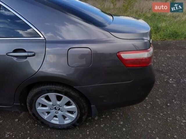 Сірий Тойота Камрі, об'ємом двигуна 3.5 л та пробігом 299 тис. км за 7700 $, фото 20 на Automoto.ua