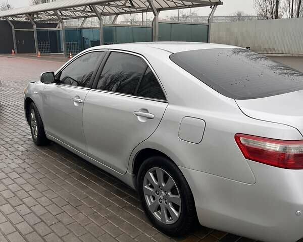 Серый Тойота Камри, объемом двигателя 2.36 л и пробегом 314 тыс. км за 7000 $, фото 6 на Automoto.ua