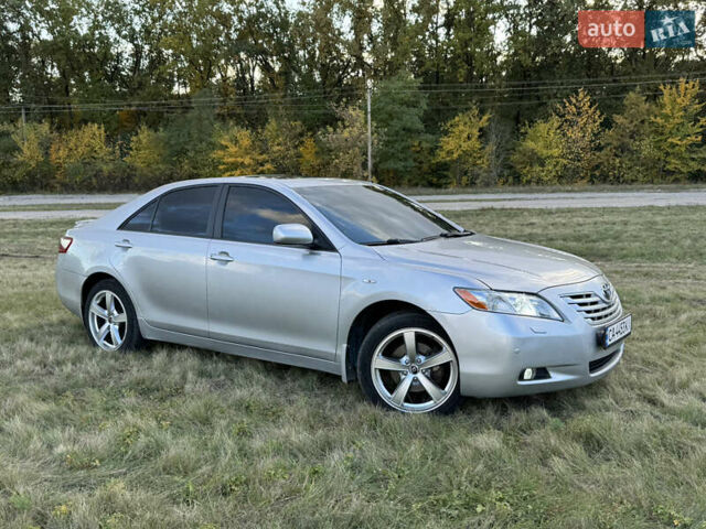 Серый Тойота Камри, объемом двигателя 3.5 л и пробегом 290 тыс. км за 8500 $, фото 1 на Automoto.ua