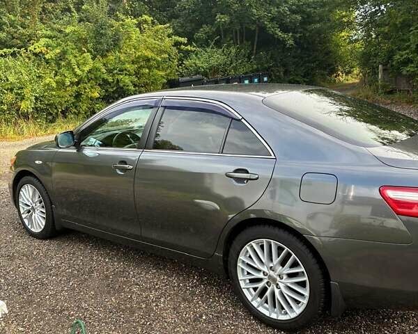 Сірий Тойота Камрі, об'ємом двигуна 2.36 л та пробігом 274 тис. км за 7689 $, фото 14 на Automoto.ua