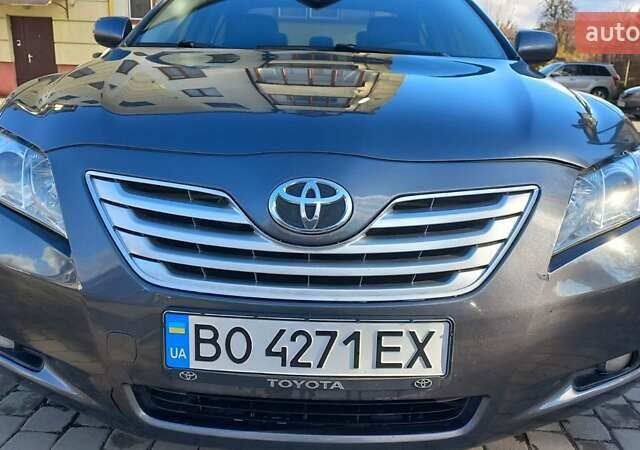 Серый Тойота Камри, объемом двигателя 2.36 л и пробегом 305 тыс. км за 7800 $, фото 32 на Automoto.ua