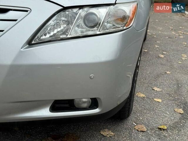 Серый Тойота Камри, объемом двигателя 2.4 л и пробегом 225 тыс. км за 7490 $, фото 8 на Automoto.ua