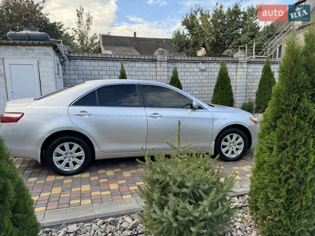 Серый Тойота Камри, объемом двигателя 3.46 л и пробегом 289 тыс. км за 9300 $, фото 6 на Automoto.ua