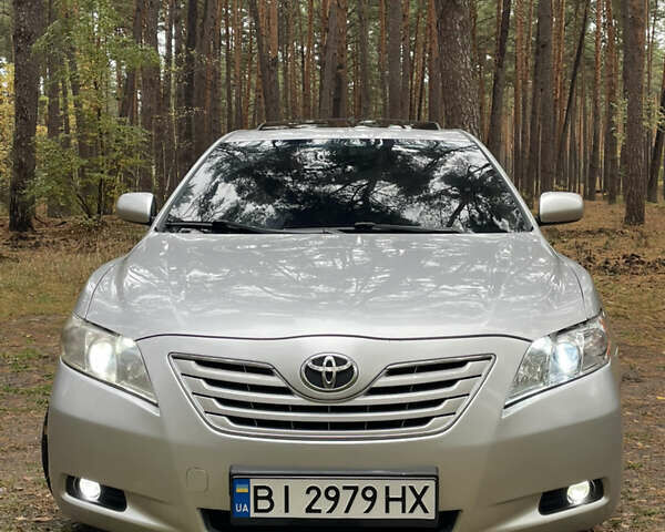 Серый Тойота Камри, объемом двигателя 2.36 л и пробегом 370 тыс. км за 6999 $, фото 1 на Automoto.ua