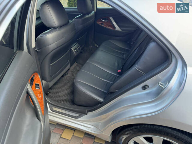 Серый Тойота Камри, объемом двигателя 3.46 л и пробегом 289 тыс. км за 9300 $, фото 10 на Automoto.ua