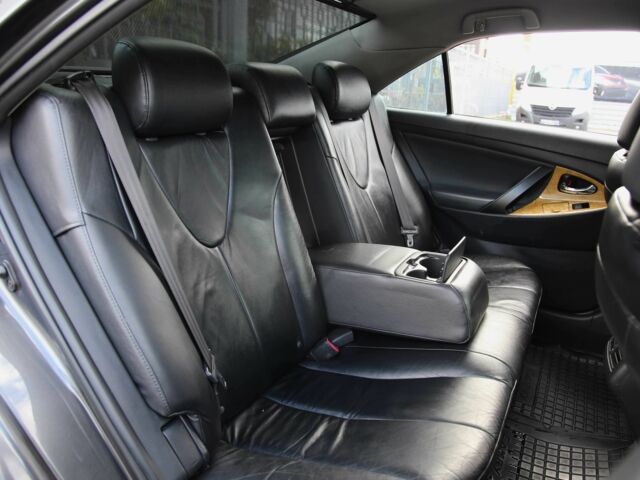 Сірий Тойота Камрі, об'ємом двигуна 3.5 л та пробігом 231 тис. км за 10000 $, фото 8 на Automoto.ua