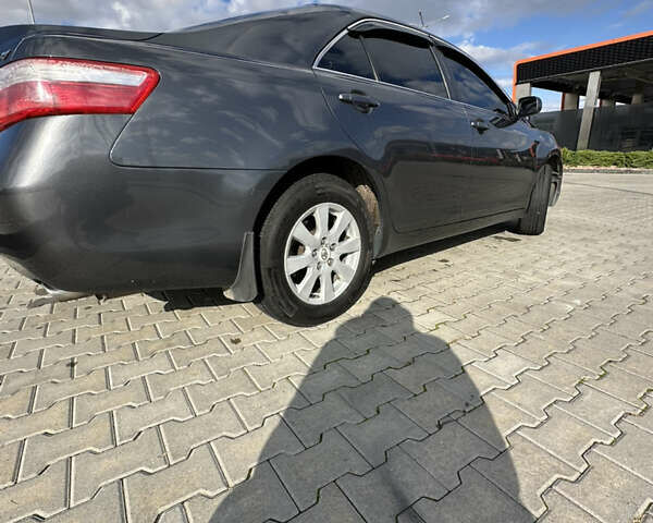 Тойота Камри 2007 в Харькове на Automoto.ua Серый Тойота Камри, объемом двигателя 2.36 л и пробегом 314 тыс. км за 7800 $, фото 2 на Automoto.ua