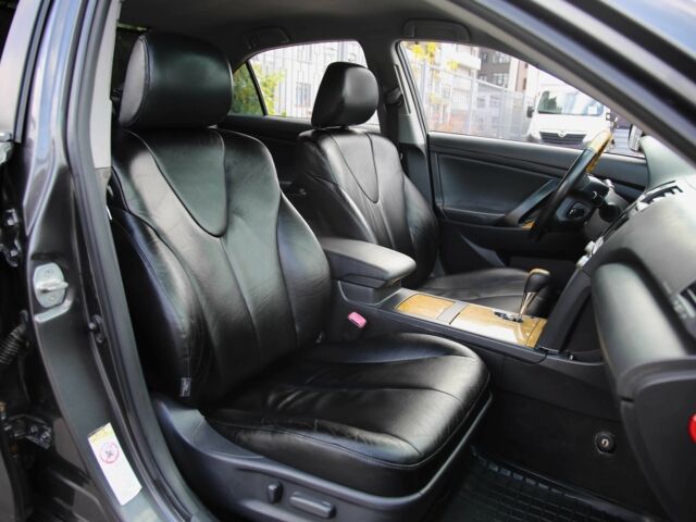 Сірий Тойота Камрі, об'ємом двигуна 3.5 л та пробігом 231 тис. км за 10000 $, фото 9 на Automoto.ua