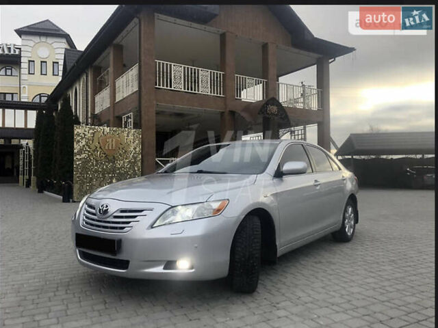Серый Тойота Камри, объемом двигателя 2.36 л и пробегом 221 тыс. км за 8499 $, фото 1 на Automoto.ua