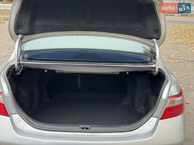 Серый Тойота Камри, объемом двигателя 2.4 л и пробегом 225 тыс. км за 7490 $, фото 14 на Automoto.ua