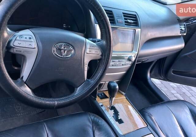 Серый Тойота Камри, объемом двигателя 2.36 л и пробегом 305 тыс. км за 7800 $, фото 37 на Automoto.ua